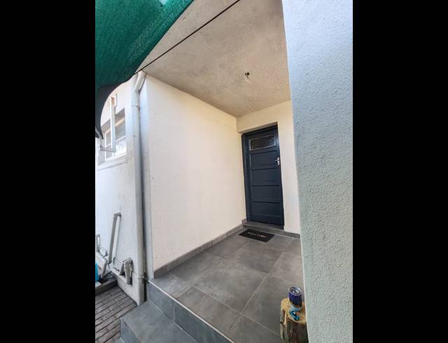 1 BEDROOM FLAT TO LET IN BRENTHURST